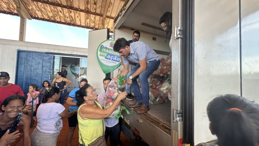 Thalles entrega cestas natalinas para famílias do Complexo Santo Antônio beneficiárias do programa Bolsa Família e PAINF