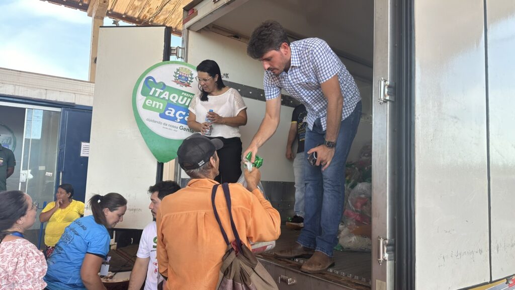 Thalles entrega cestas natalinas para famílias do Complexo Santo Antônio beneficiárias do programa Bolsa Família e PAINF