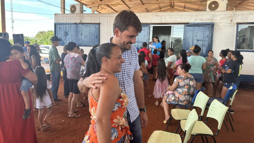 Thalles entrega cestas natalinas para famílias do Complexo Santo Antônio beneficiárias do programa Bolsa Família e PAINF