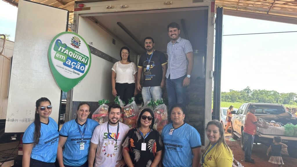 Thalles entrega cestas natalinas para famílias do Complexo Santo Antônio beneficiárias do programa Bolsa Família e PAINF