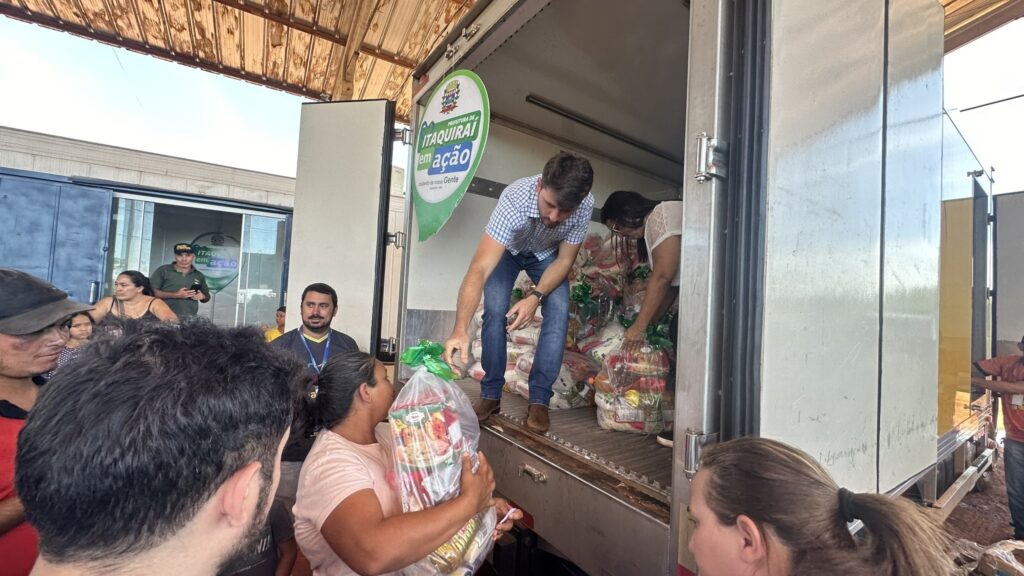 Thalles entrega cestas natalinas para famílias do Complexo Santo Antônio beneficiárias do programa Bolsa Família e PAINF