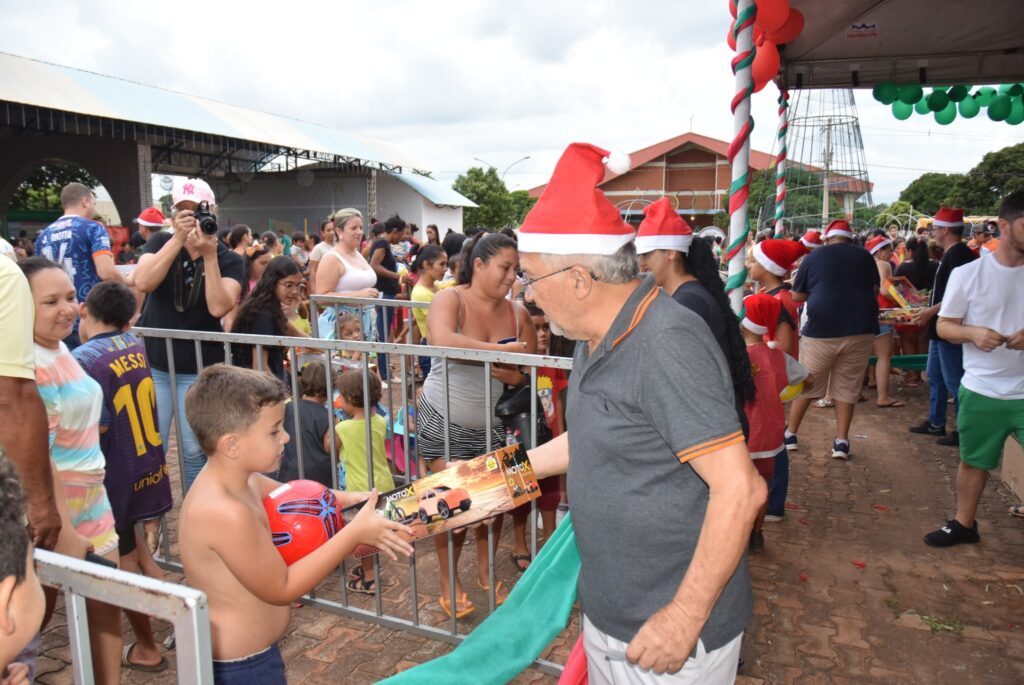 Prefeitura de Iguatemi promove a 3ª edição do Natal Feliz, com tarde de lazer e presentes para as crianças