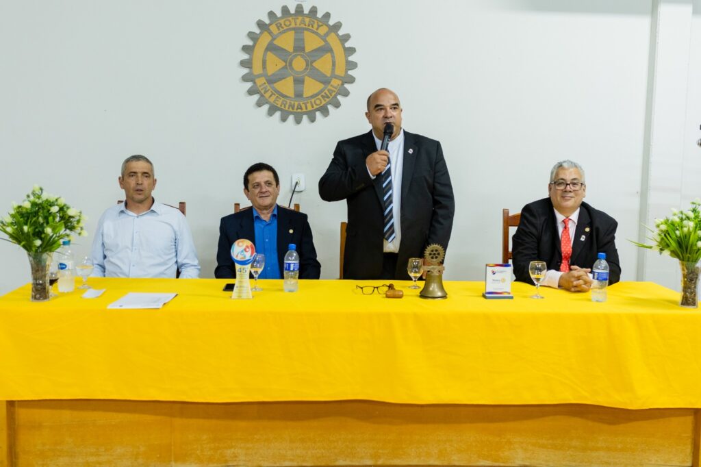 Rotary Club de Amambai comemora 71 anos e realiza concurso de redação