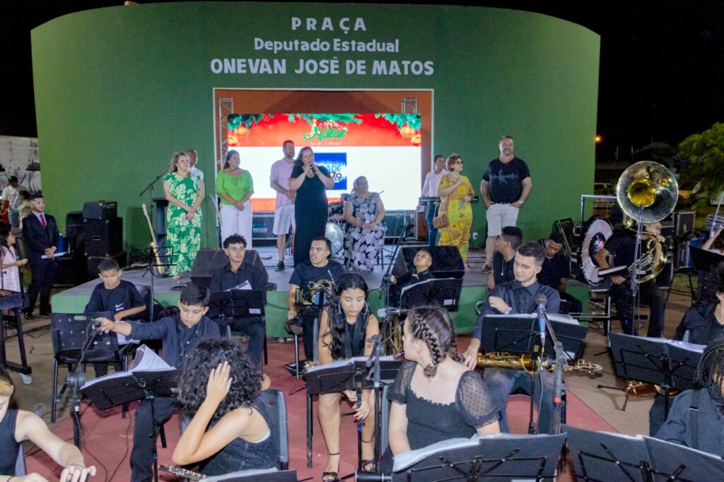 Intervenções culturais levam a magia do Natal aos quatro cantos de Naviraí e aquece a economia local