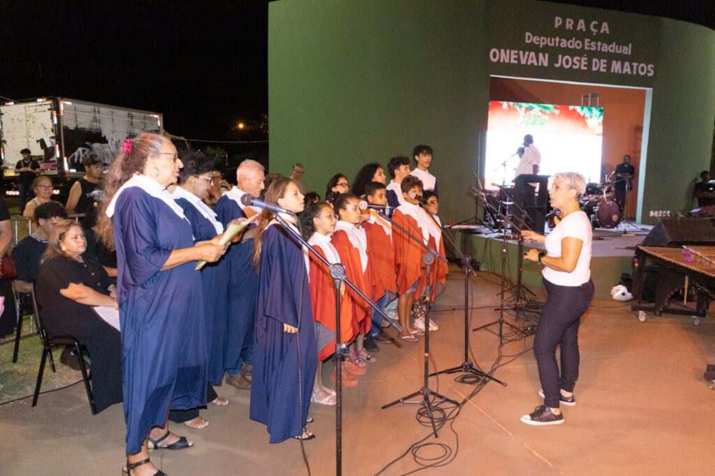 Intervenções culturais levam a magia do Natal aos quatro cantos de Naviraí e aquece a economia local