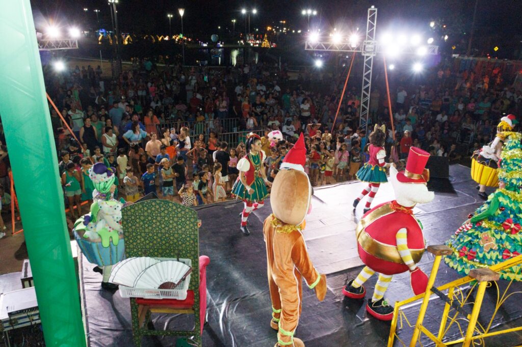 Intervenções culturais levam a magia do Natal aos quatro cantos de Naviraí e aquece a economia local