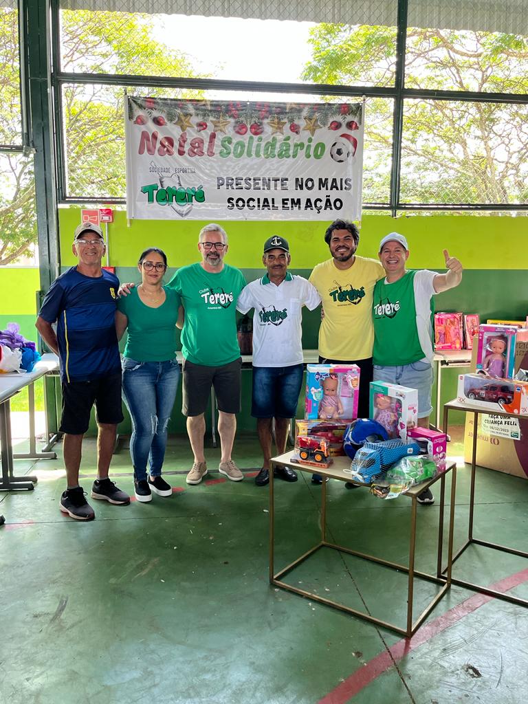 Clube Tereré entrega brinquedos da campanha Natal Solidário 2023 em Amambai