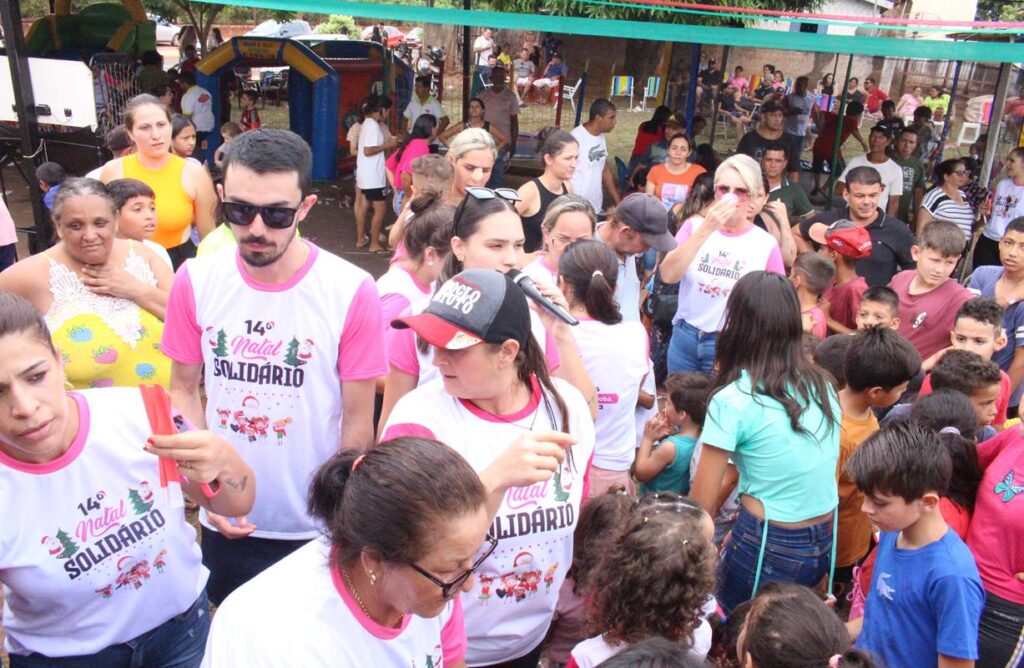 Sucesso total 14º Natal Solidário Amigos da Janete Córdoba distribuiu mais de 1.500 brinquedos em Amambai