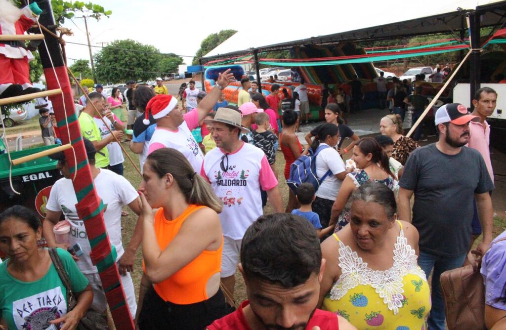 Sucesso total 14º Natal Solidário Amigos da Janete Córdoba distribuiu mais de 1.500 brinquedos em Amambai