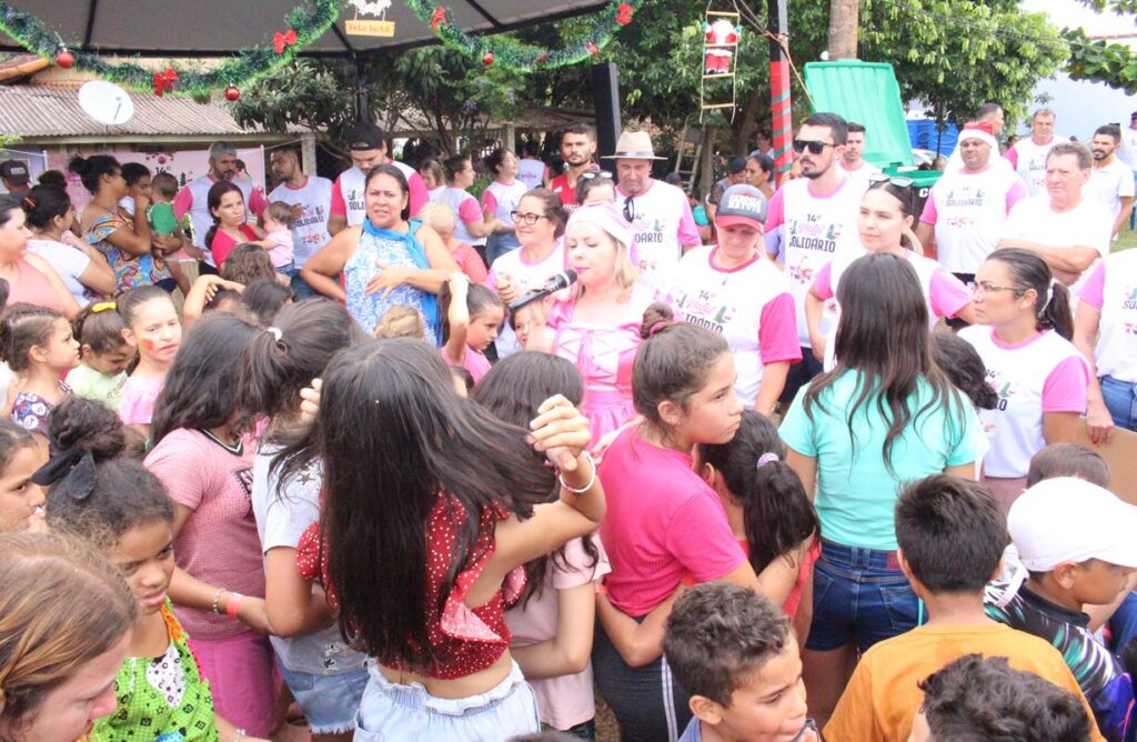 Sucesso total 14º Natal Solidário Amigos da Janete Córdoba distribuiu mais de 1.500 brinquedos em Amambai