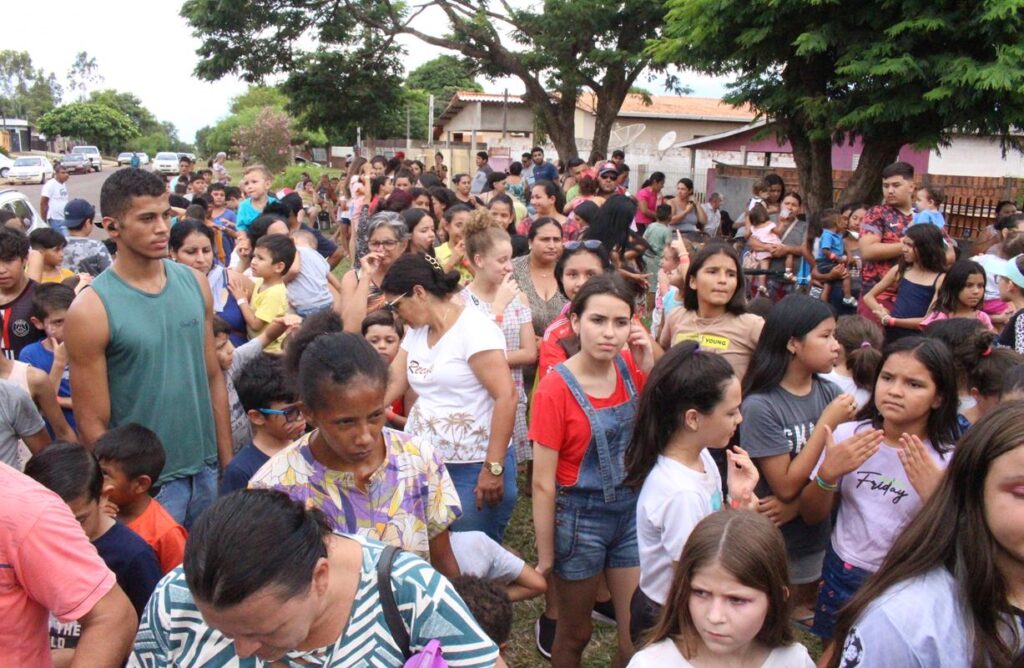 Sucesso total 14º Natal Solidário Amigos da Janete Córdoba distribuiu mais de 1.500 brinquedos em Amambai