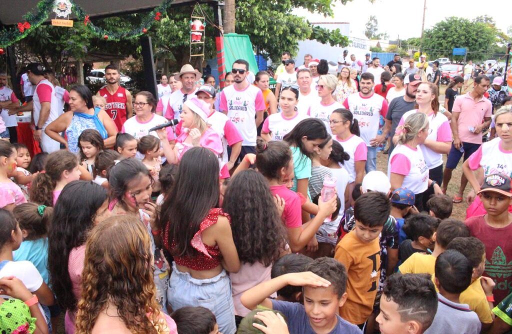 Sucesso total 14º Natal Solidário Amigos da Janete Córdoba distribuiu mais de 1.500 brinquedos em Amambai