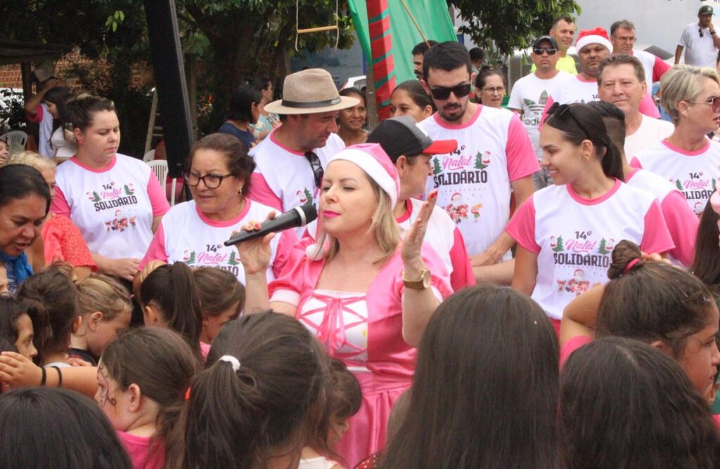 Sucesso total 14º Natal Solidário Amigos da Janete Córdoba distribuiu mais de 1.500 brinquedos em Amambai