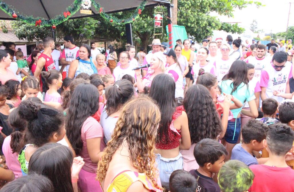 Sucesso total 14º Natal Solidário Amigos da Janete Córdoba distribuiu mais de 1.500 brinquedos em Amambai