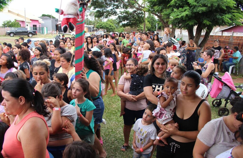 Sucesso total 14º Natal Solidário Amigos da Janete Córdoba distribuiu mais de 1.500 brinquedos em Amambai