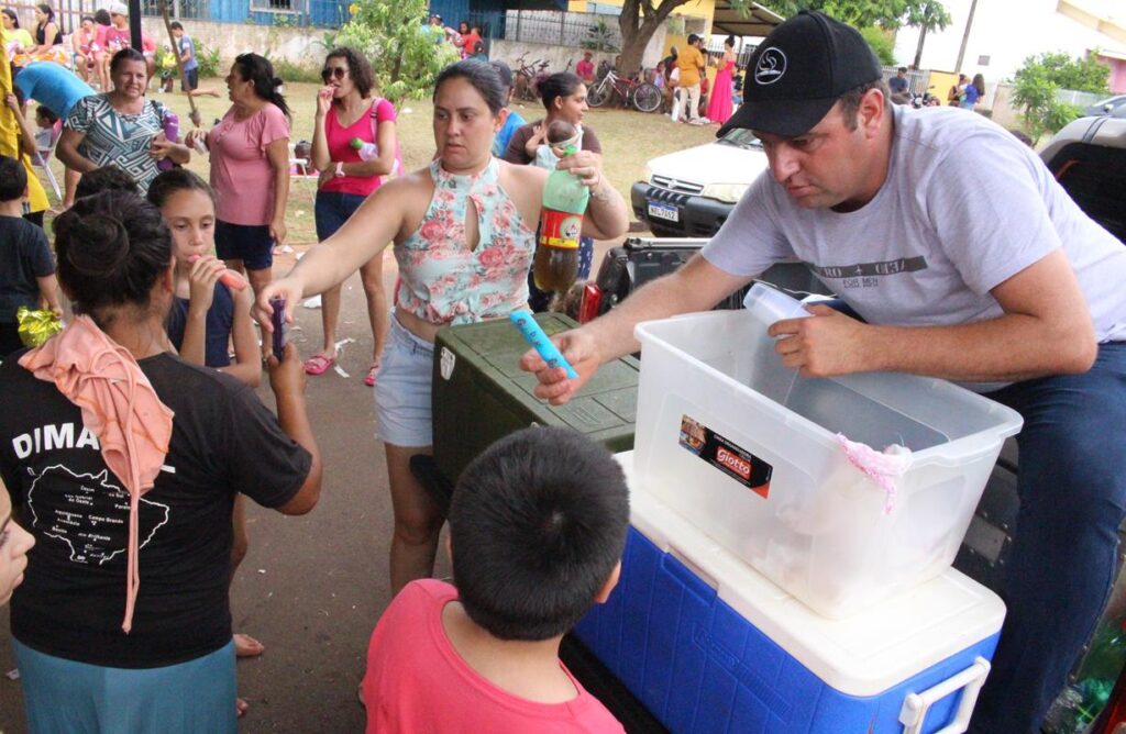 Sucesso total 14º Natal Solidário Amigos da Janete Córdoba distribuiu mais de 1.500 brinquedos em Amambai