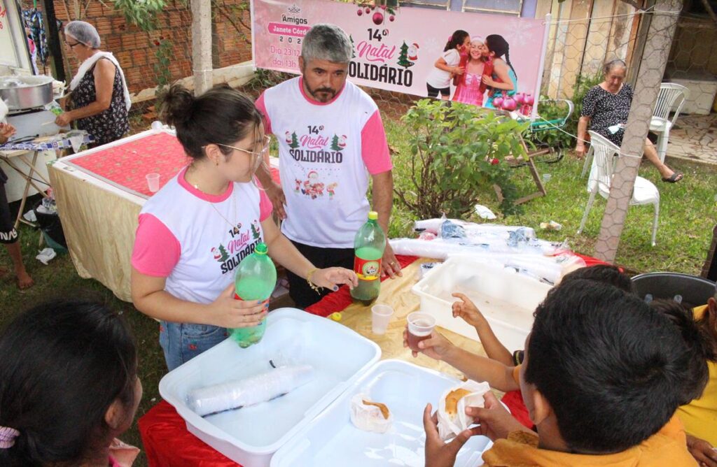 Sucesso total 14º Natal Solidário Amigos da Janete Córdoba distribuiu mais de 1.500 brinquedos em Amambai