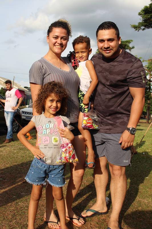 Sucesso total 14º Natal Solidário Amigos da Janete Córdoba distribuiu mais de 1.500 brinquedos em Amambai