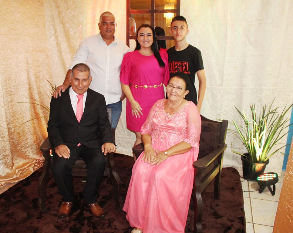 Bodas de Ouro, 50 anos de casados de Maria Marques Almiron e Arlindo Nunes Almiron