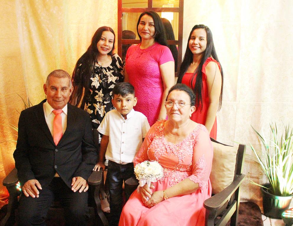 Bodas de Ouro, 50 anos de casados de Maria Marques Almiron e Arlindo Nunes Almiron