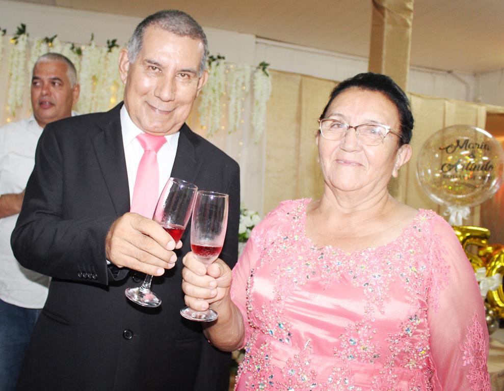 Bodas de Ouro, 50 anos de casados de Maria Marques Almiron e Arlindo Nunes Almiron