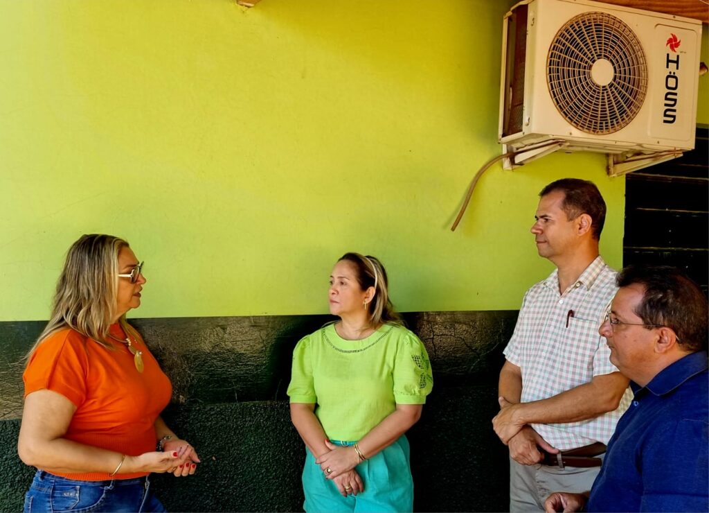 Escola Senador Saldanha Derzi em Itaporã recebe equipamentos comprados com recursos destinados por Lia Nogueira