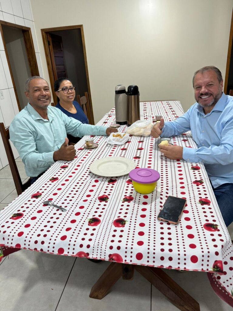 Prefeito de Paranhos, Donizete Viaro visita moradores do município