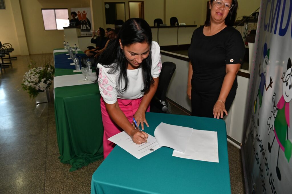 Prefeitura de Itaquiraí empossa novos conselheiros tutelares e diploma suplentes