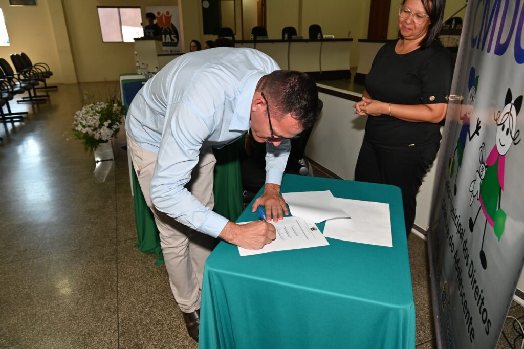 Prefeitura de Itaquiraí empossa novos conselheiros tutelares e diploma suplentes