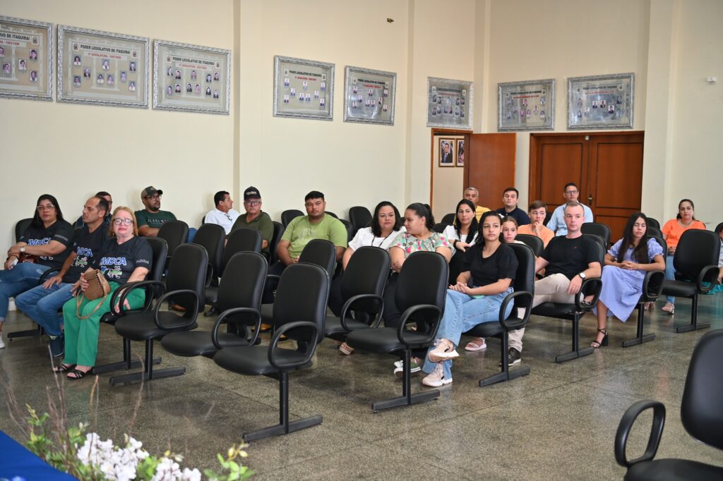 Prefeitura de Itaquiraí empossa novos conselheiros tutelares e diploma suplentes