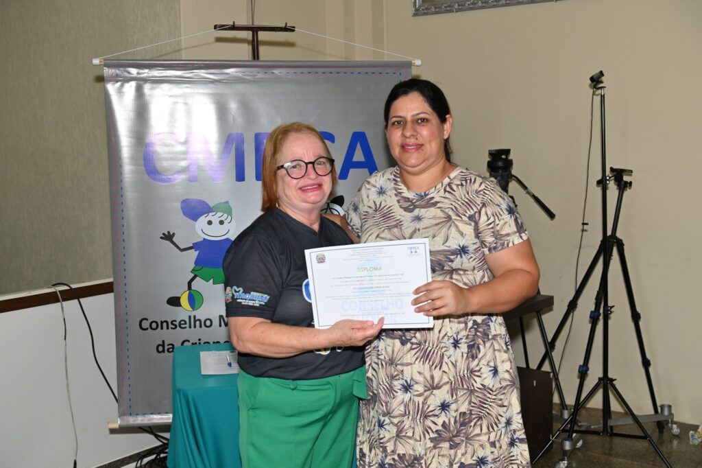 Prefeitura de Itaquiraí empossa novos conselheiros tutelares e diploma suplentes