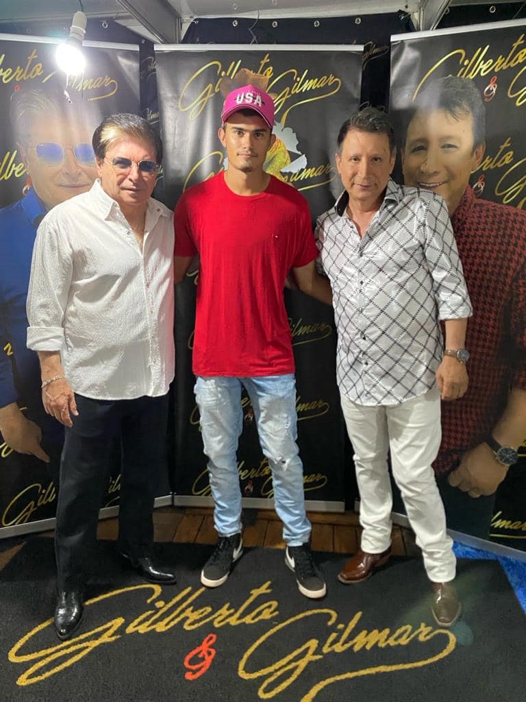 5 mil pessoas participaram da Festa da Virada em Iguatemi, com o show da dupla nacional Gilberto & Gilmar