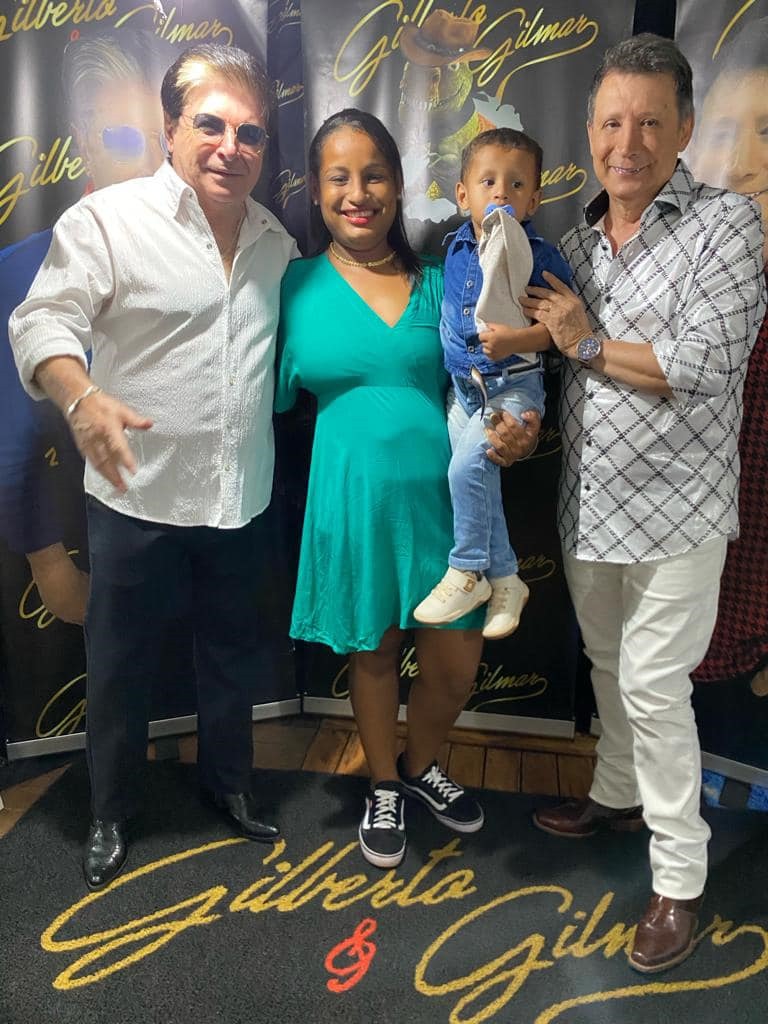 5 mil pessoas participaram da Festa da Virada em Iguatemi, com o show da dupla nacional Gilberto & Gilmar