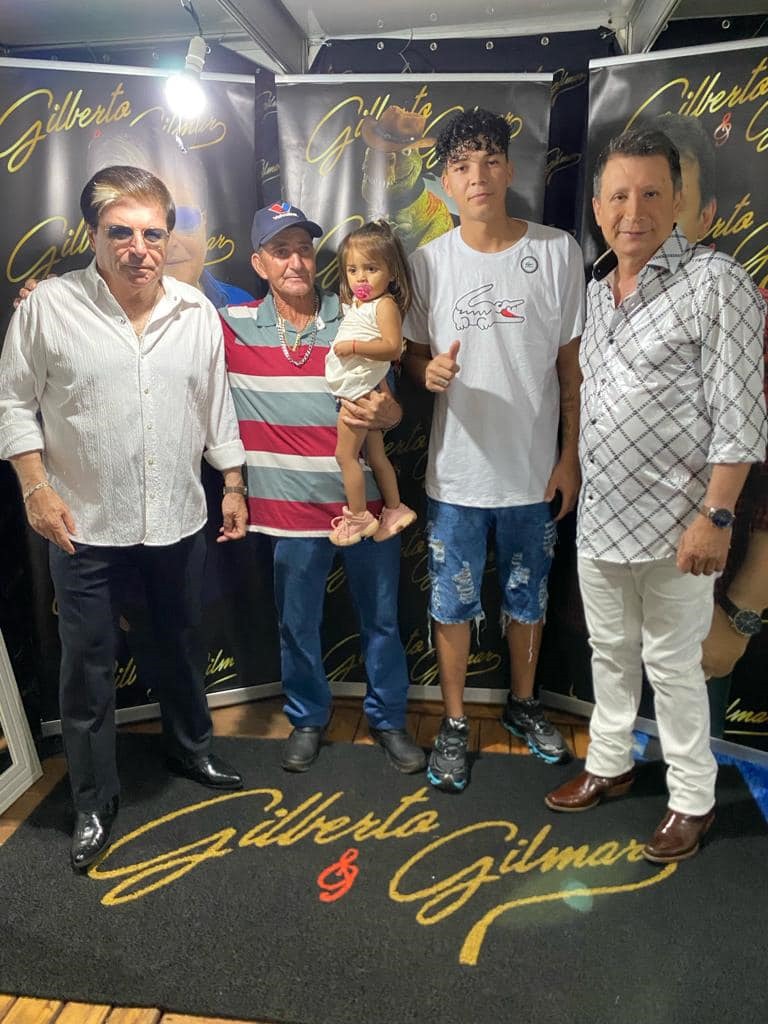 5 mil pessoas participaram da Festa da Virada em Iguatemi, com o show da dupla nacional Gilberto & Gilmar