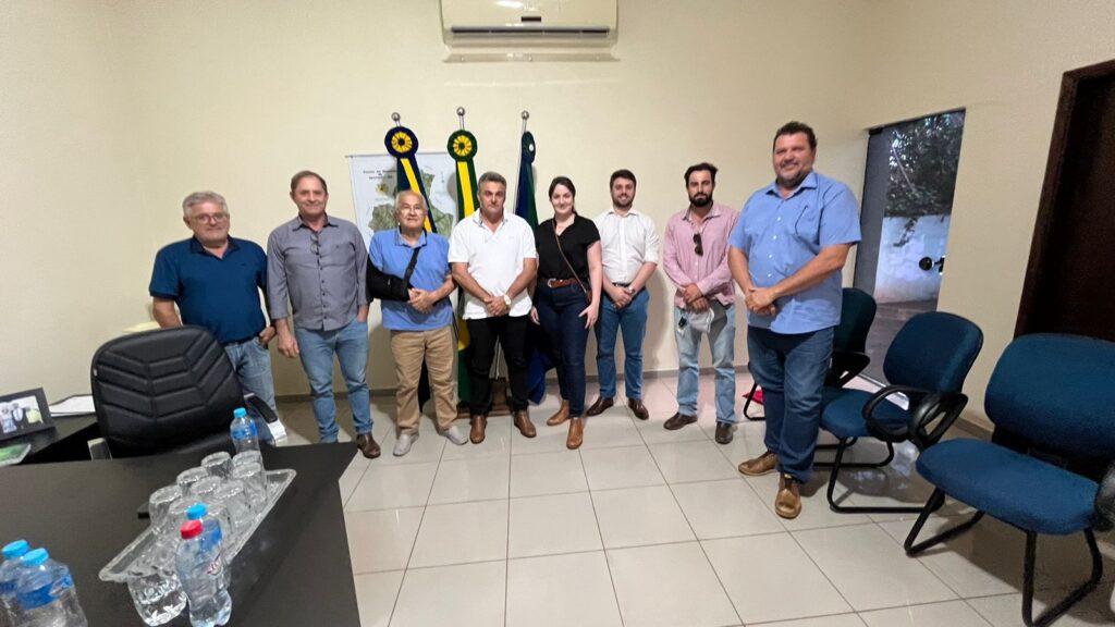 Prefeito Lídio recebe representantes do Sindicato Rural diante de mal estar devido á possíveis invasões de fazendas em Iguatemi