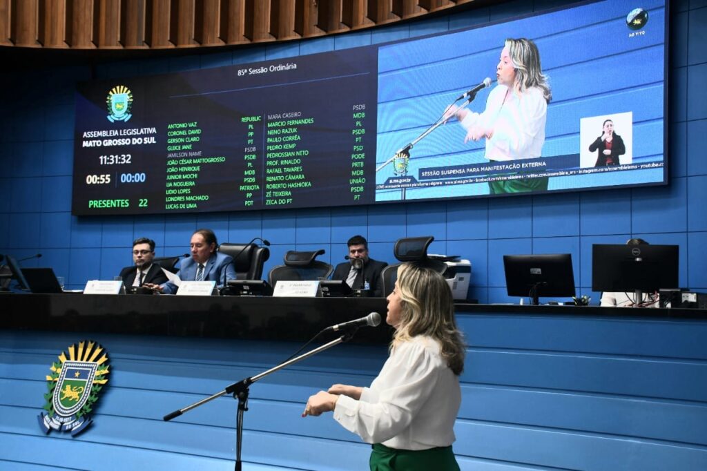 Emenda de Lia Nogueira vai permitir capacitação de professores indígenas