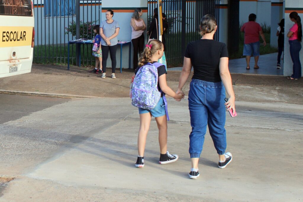 Com mais de 8 mil alunos, escolas da Rede Municipal de Naviraí iniciam as aulas do ano letivo 2024