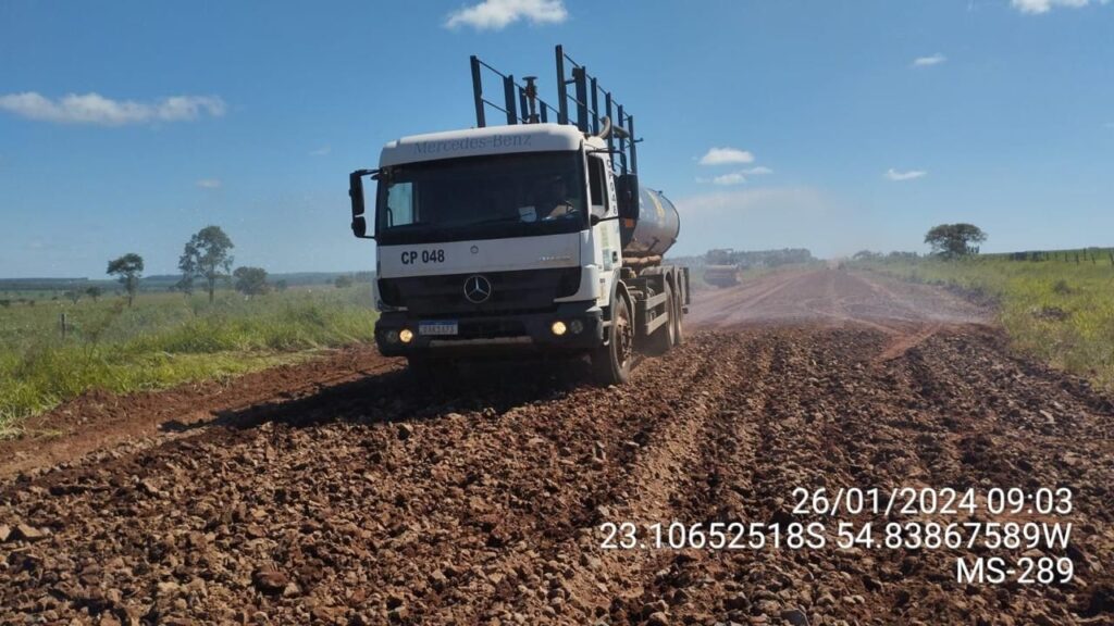 Governo do Estado intensifica reparos de rodovias em Amambai e região