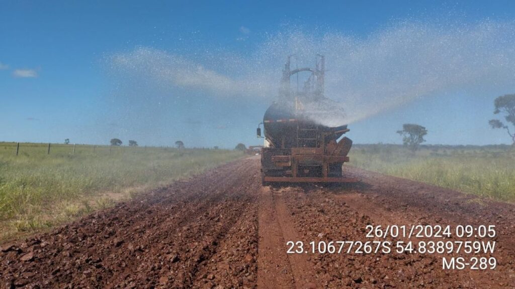 Governo do Estado intensifica reparos de rodovias em Amambai e região