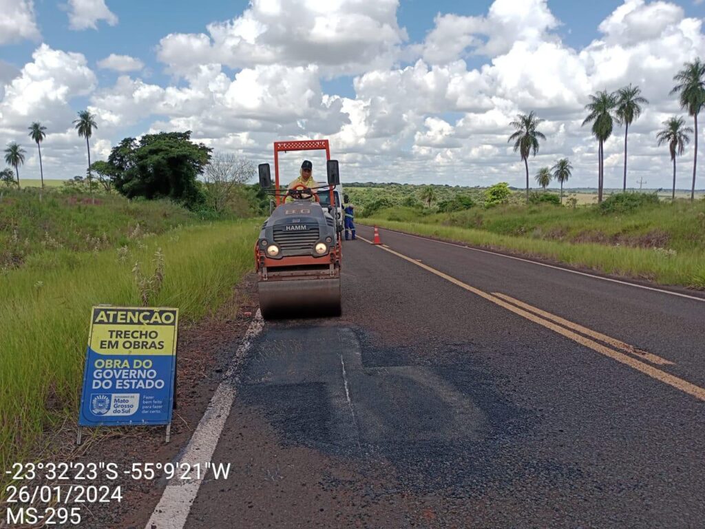 Governo do Estado intensifica reparos de rodovias em Amambai e região