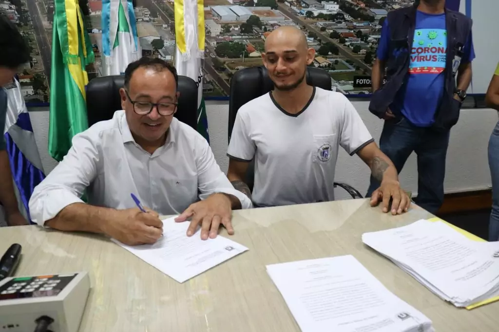 Posse marca mudança de agentes de saúde e combate a endemias ao regime estatutário em Amambai