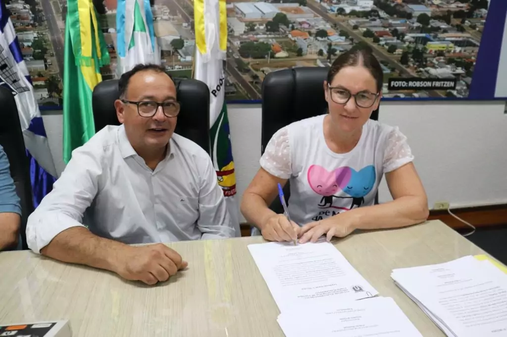 Posse marca mudança de agentes de saúde e combate a endemias ao regime estatutário em Amambai