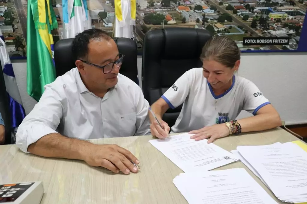 Posse marca mudança de agentes de saúde e combate a endemias ao regime estatutário em Amambai