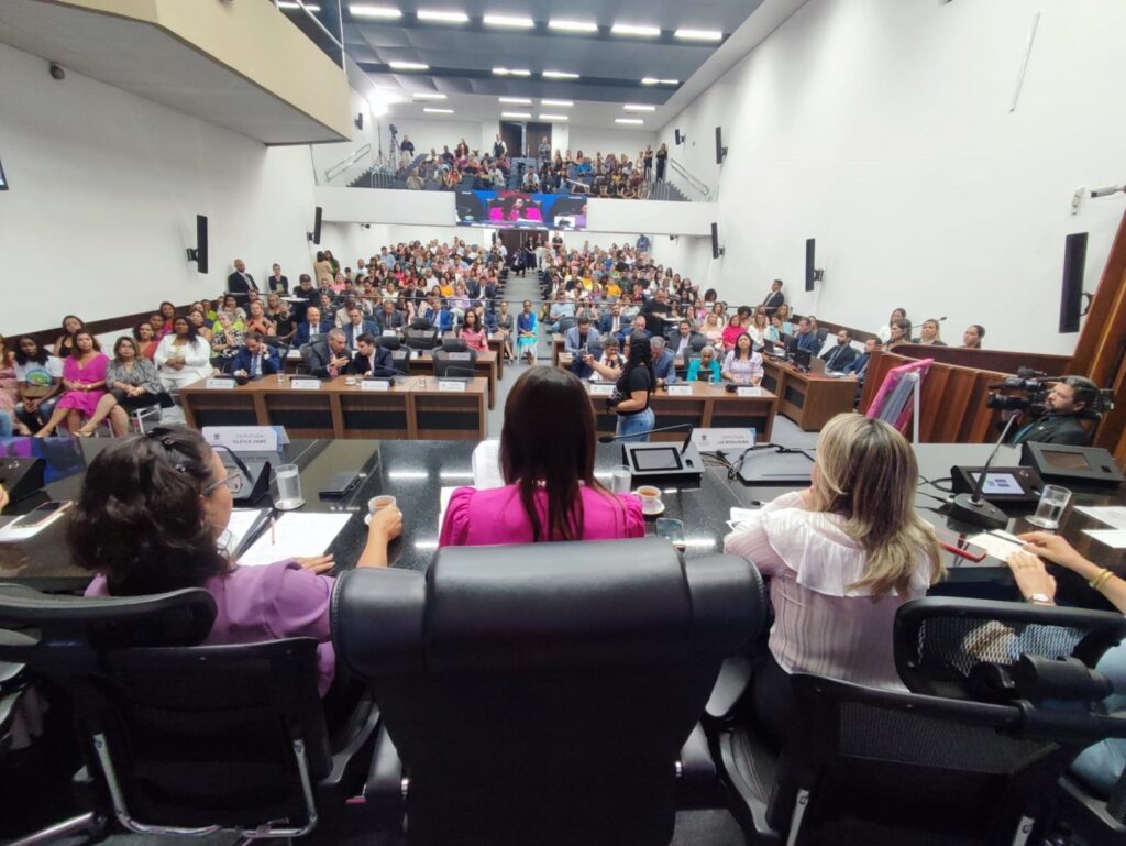 Homenagem às mulheres na ALEMS reforça igualdade e resiliência