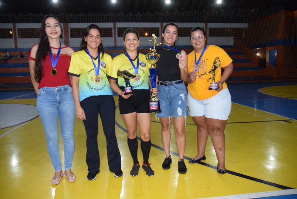 Equipe do Pátio de Obras conquista o bicampeonato do Entre Servidores de Futsal 2024 em Iguatemi