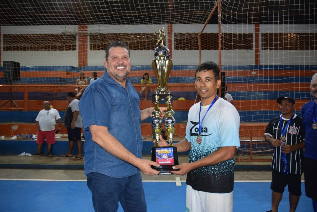 Equipe do Pátio de Obras conquista o bicampeonato do Entre Servidores de Futsal 2024 em Iguatemi