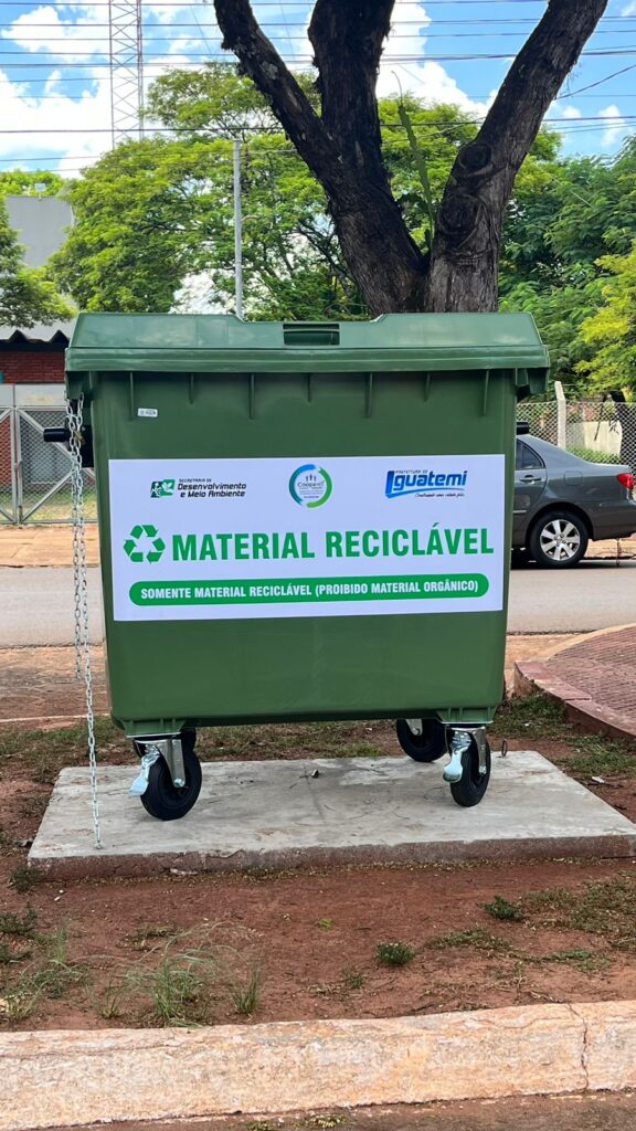 Prefeitura implanta lixeiras do tipo contêineres para coleta seletiva e armazenamento de material reciclável