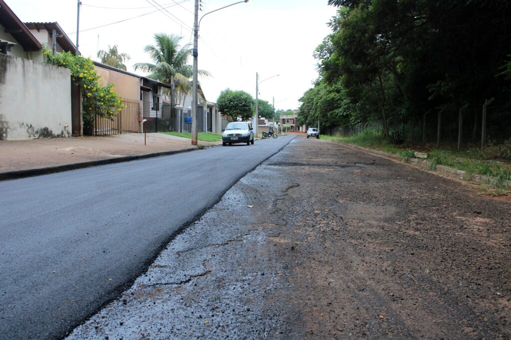 Prefeitura de Naviraí prossegue com obras de recapeamento em ruas e avenidas do município