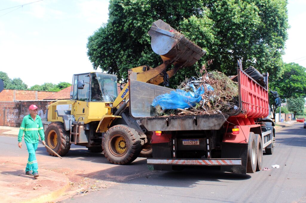 Prefeitura de Naviraí realiza ação conjunta de combate a Dengue nos bairros Odércio de Matos e Ipê