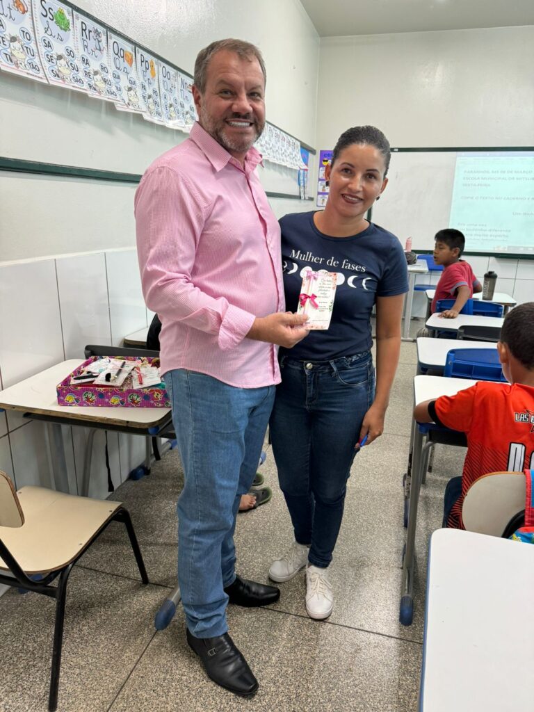 Prefeito Donizete Viaro homenageia funcionárias da prefeitura pelo Dia da Mulher